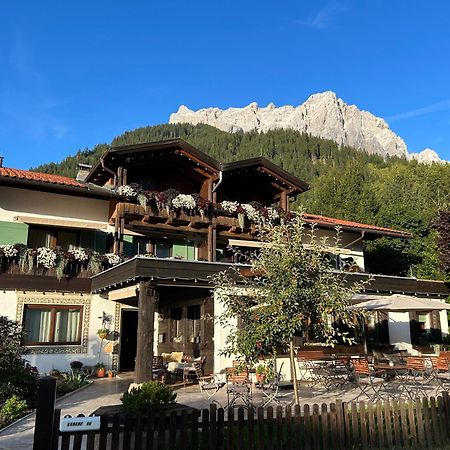 Das Halali - Dein Kleines Hotel An Der Zugspitze Ehrwald Luaran gambar