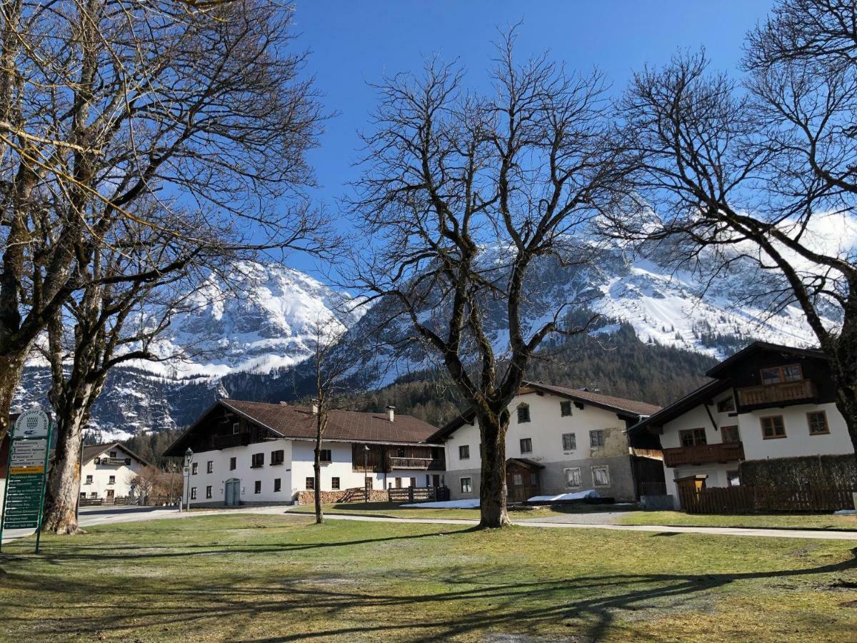 Das Halali - Dein Kleines Hotel An Der Zugspitze Ehrwald Luaran gambar